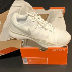 Womens Nike Zoom Vapor 9.5 Tour, SIZE 10 New in box